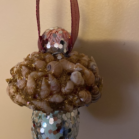 Holiday Sea Shell Ornament - Picture 2 of 6